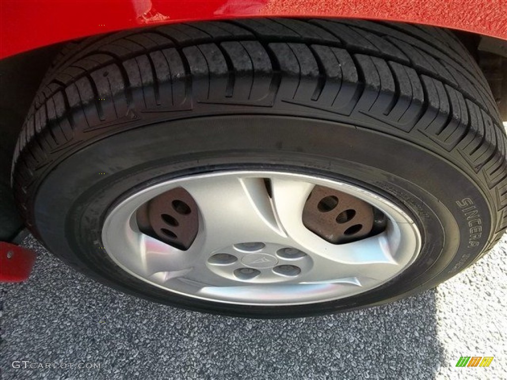 2004 Sunfire Coupe - Victory Red / Graphite photo #9