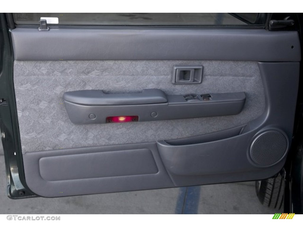 2000 Toyota Tacoma PreRunner Extended Cab Gray Door Panel Photo #75841567