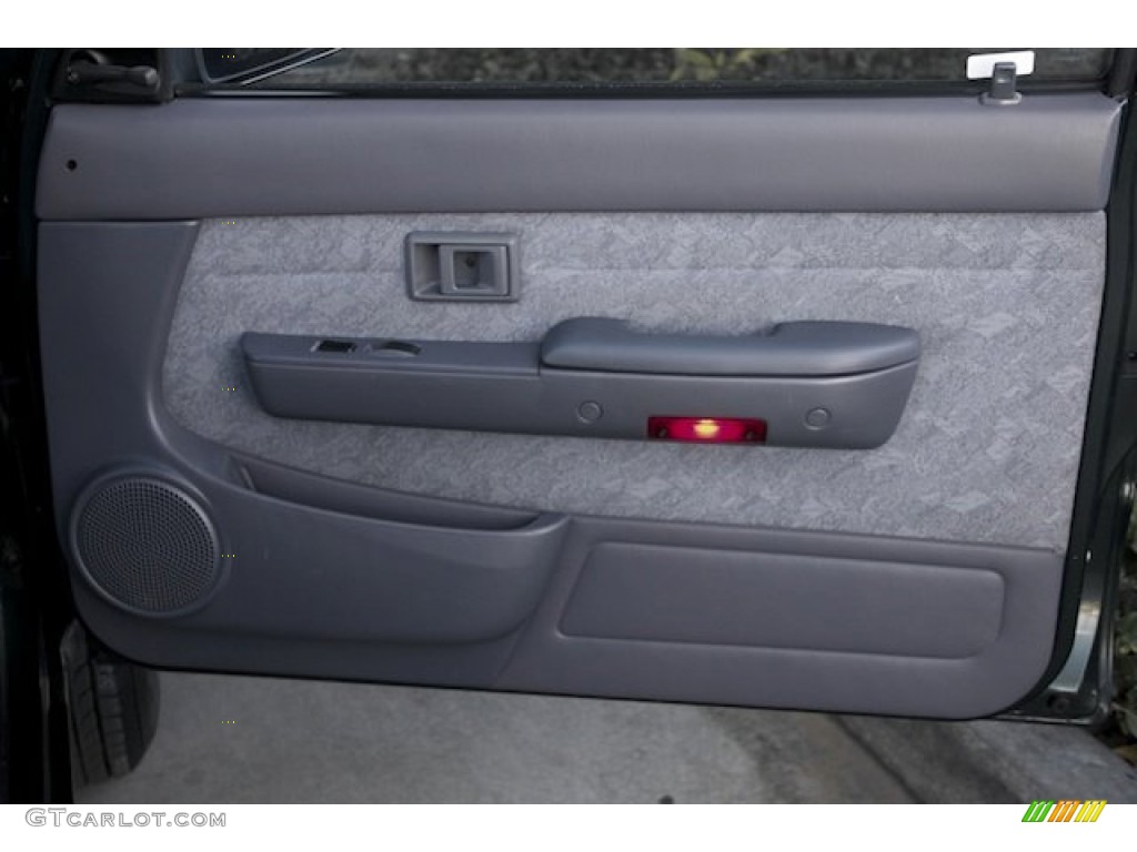 2000 Toyota Tacoma PreRunner Extended Cab Gray Door Panel Photo #75841588