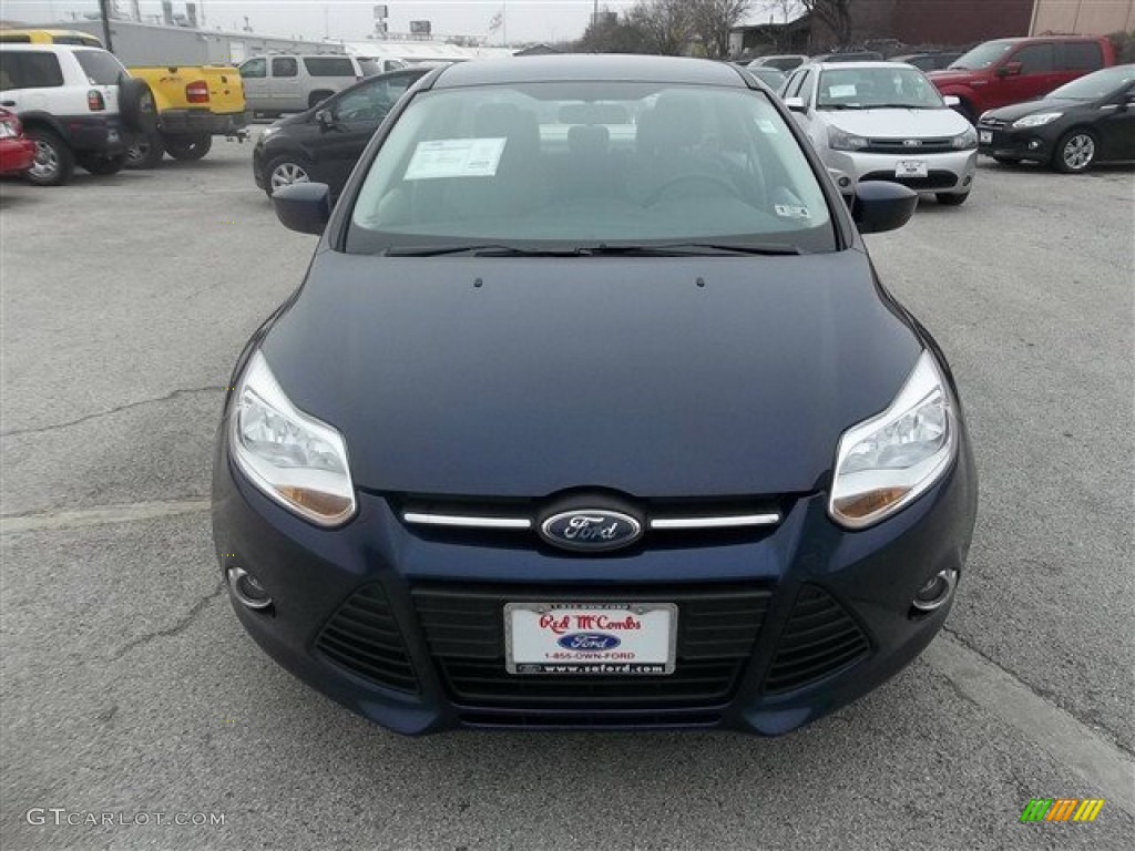 2012 Focus SE Sedan - Kona Blue Metallic / Stone photo #8