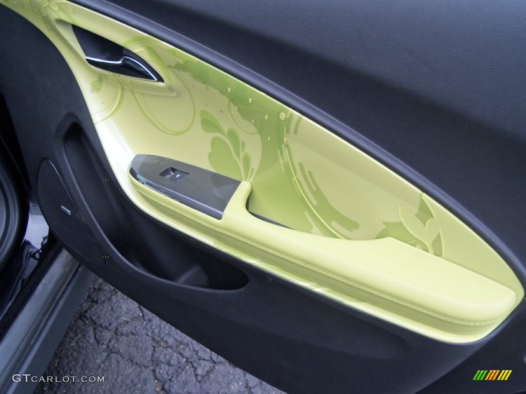 2012 Chevrolet Volt Hatchback Jet Black/Green/Dark Accents Door Panel Photo #75846041