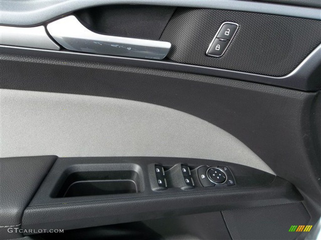 2013 Fusion S - Ingot Silver Metallic / Earth Gray photo #14