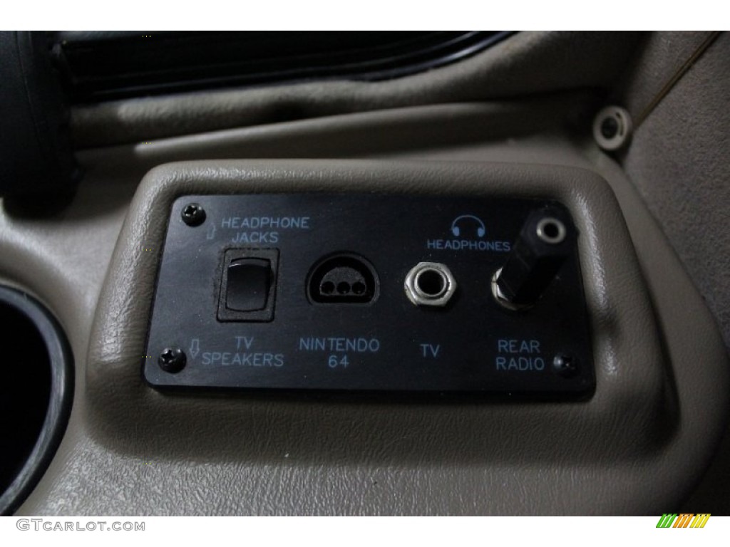 2000 Express G1500 Passenger Conversion Van - Indigo Blue Metallic / Neutral photo #62
