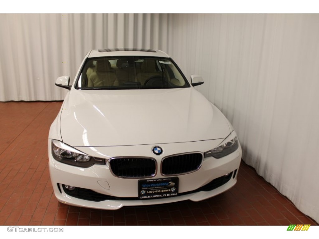2013 3 Series 328i xDrive Sedan - Alpine White / Venetian Beige photo #2