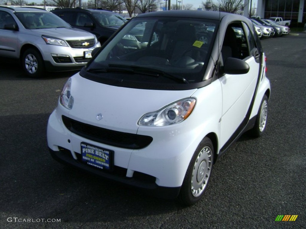 Crystal White Smart fortwo