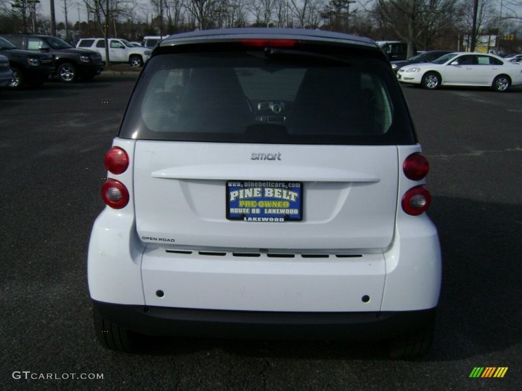2011 fortwo pure coupe - Crystal White / Gray photo #5
