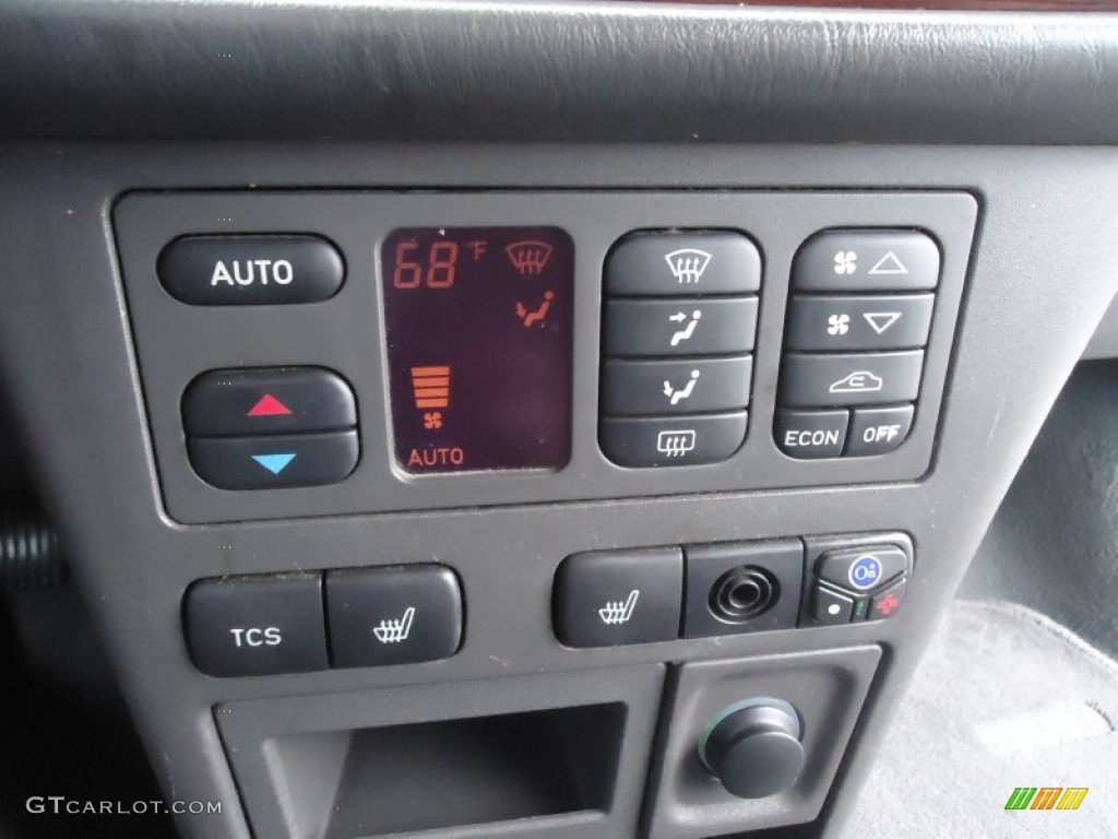 2002 Saab 9-3 SE Convertible Controls Photo #75854413