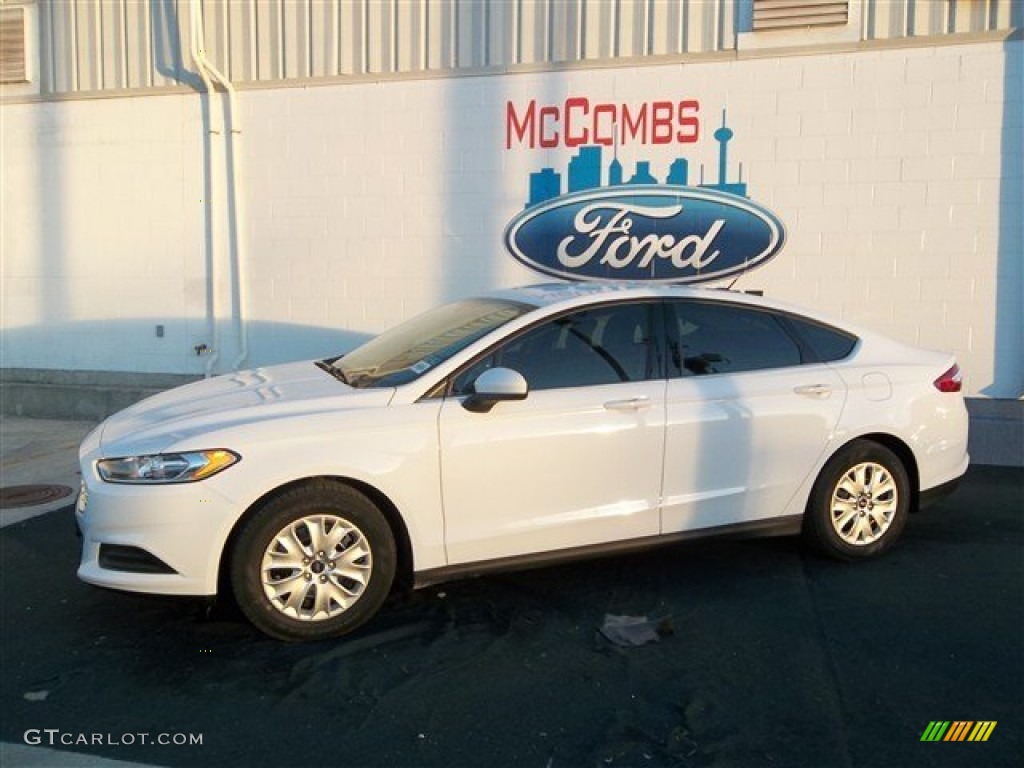 2013 Fusion S - Oxford White / Earth Gray photo #2