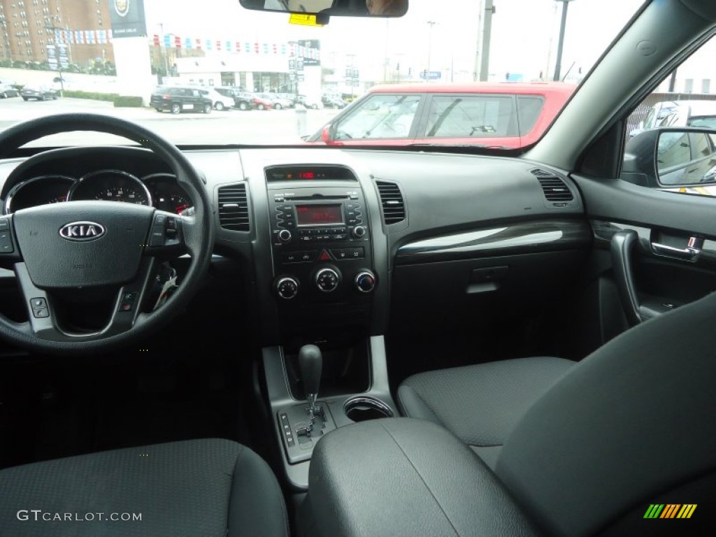 2011 Sorento LX V6 - Ebony Black / Black photo #35