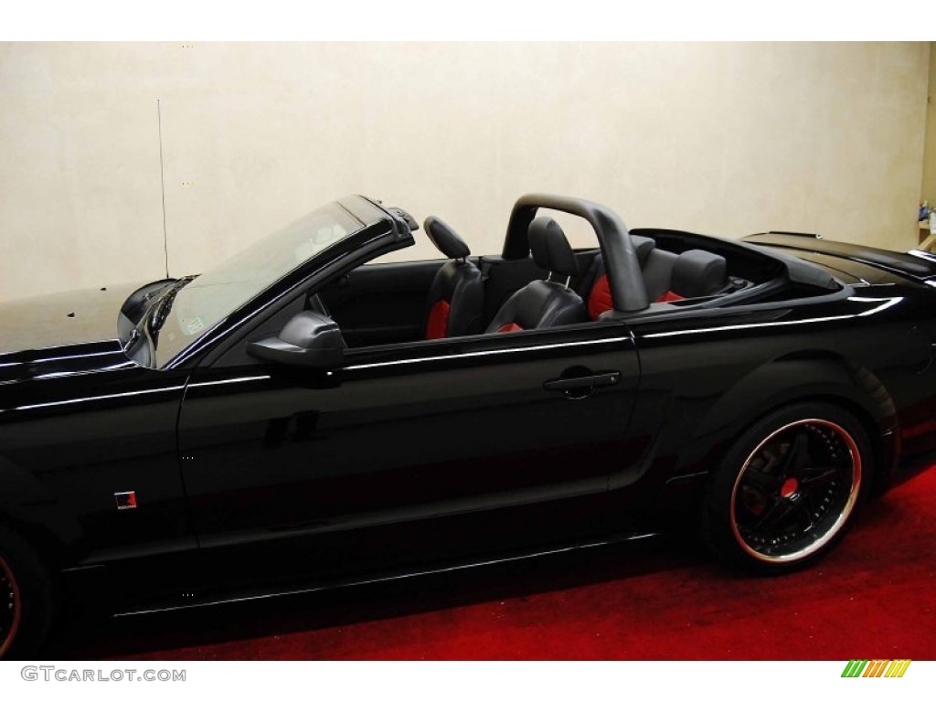 2005 Mustang GT Premium Convertible - Black / Dark Charcoal/Red photo #9