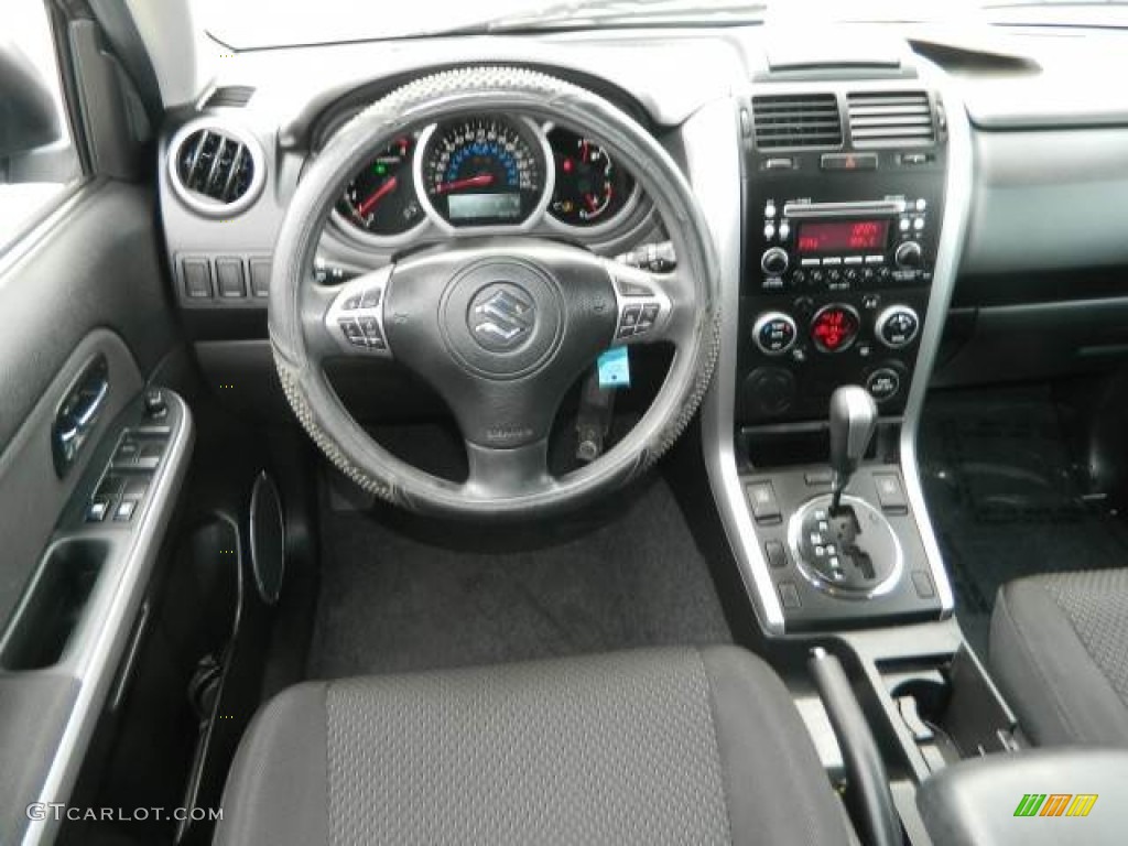 2011 Suzuki Grand Vitara Premium Dashboard Photos