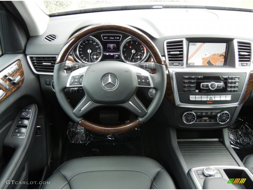 2013 Mercedes-Benz ML 350 4Matic Black Dashboard Photo #75862240