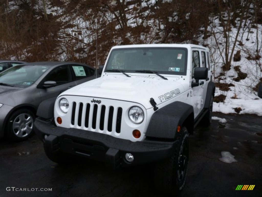 2013 Wrangler Unlimited Moab Edition 4x4 - Bright White / Black photo #1