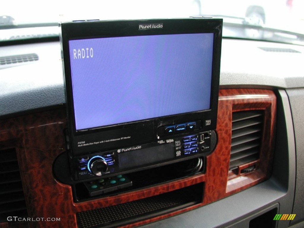 2006 Ram 1500 SLT Quad Cab 4x4 - Flame Red / Medium Slate Gray photo #35