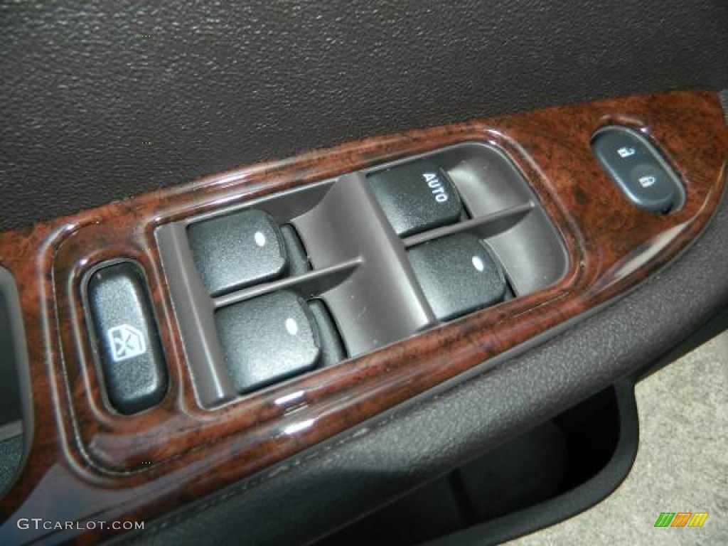 2009 Chevrolet Malibu LS Sedan Controls Photo #75868021
