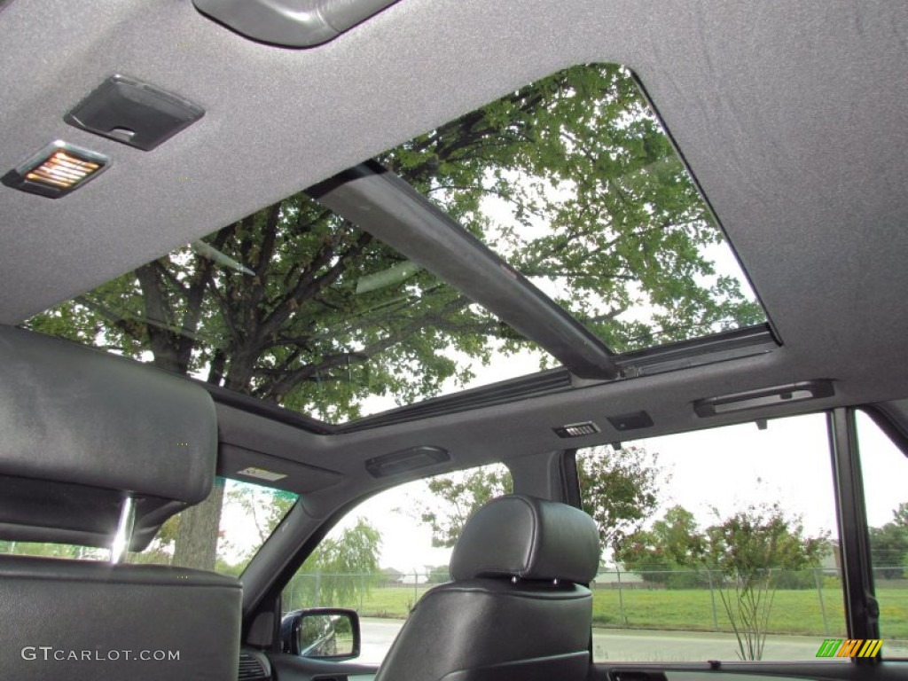 2005 BMW X5 4.8is Sunroof Photos