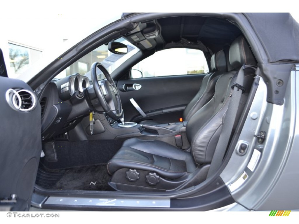 Charcoal Interior 2005 Nissan 350Z Enthusiast Roadster Photo #75877436