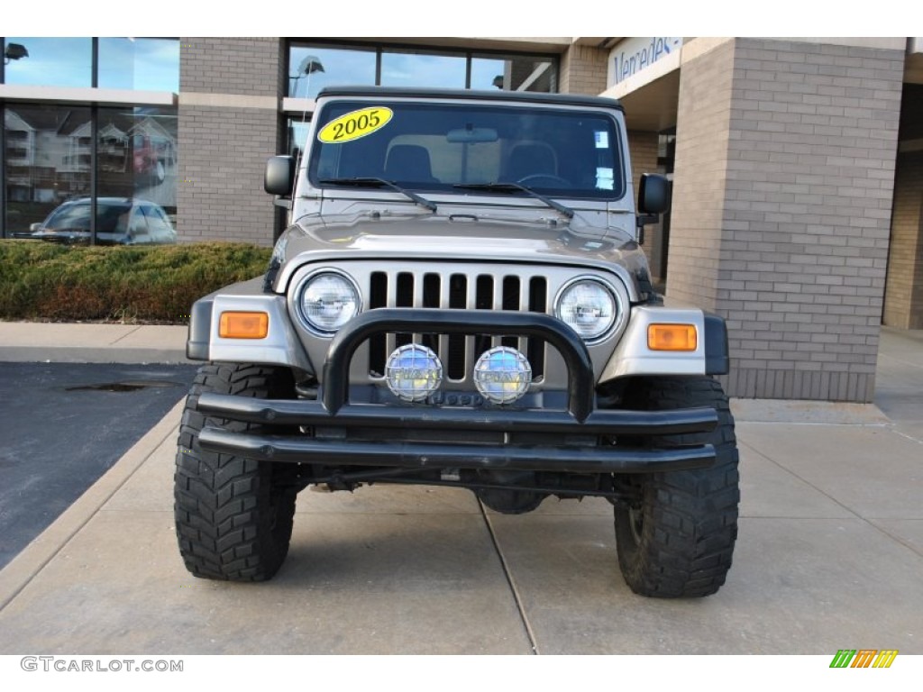 2004 Wrangler X 4x4 - Light Khaki Metallic / Dark Slate Gray photo #2