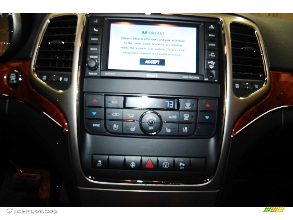 2013 Jeep Grand Cherokee Limited Controls Photo #75885578