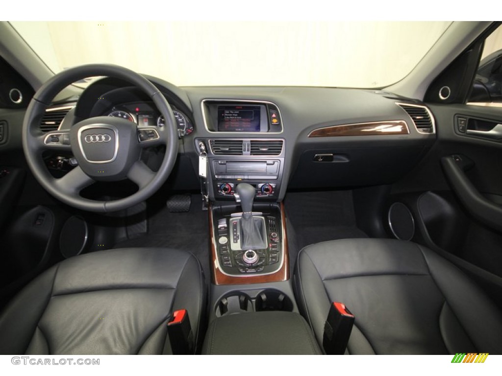 2011 Audi Q5 3.2 quattro Black Dashboard Photo #75887763