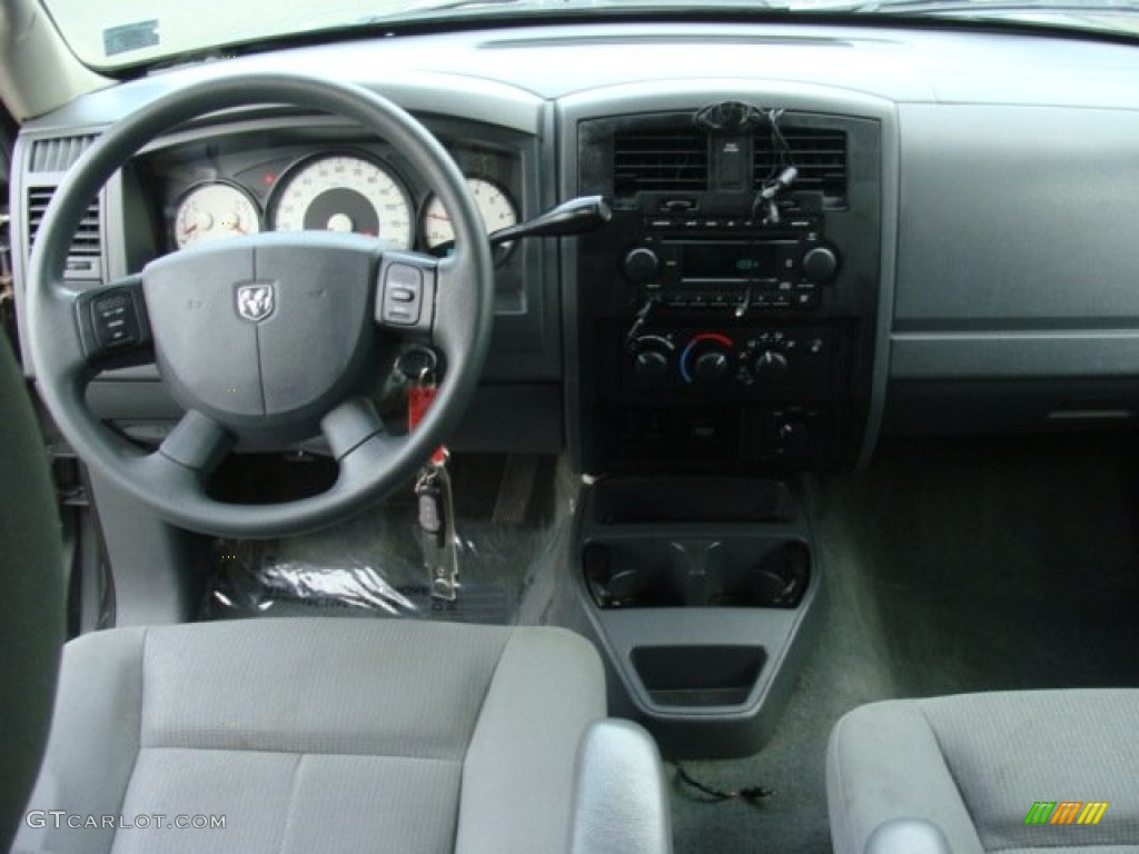 2006 Dodge Dakota ST Quad Cab 4x4 Medium Slate Gray Dashboard Photo #75888634