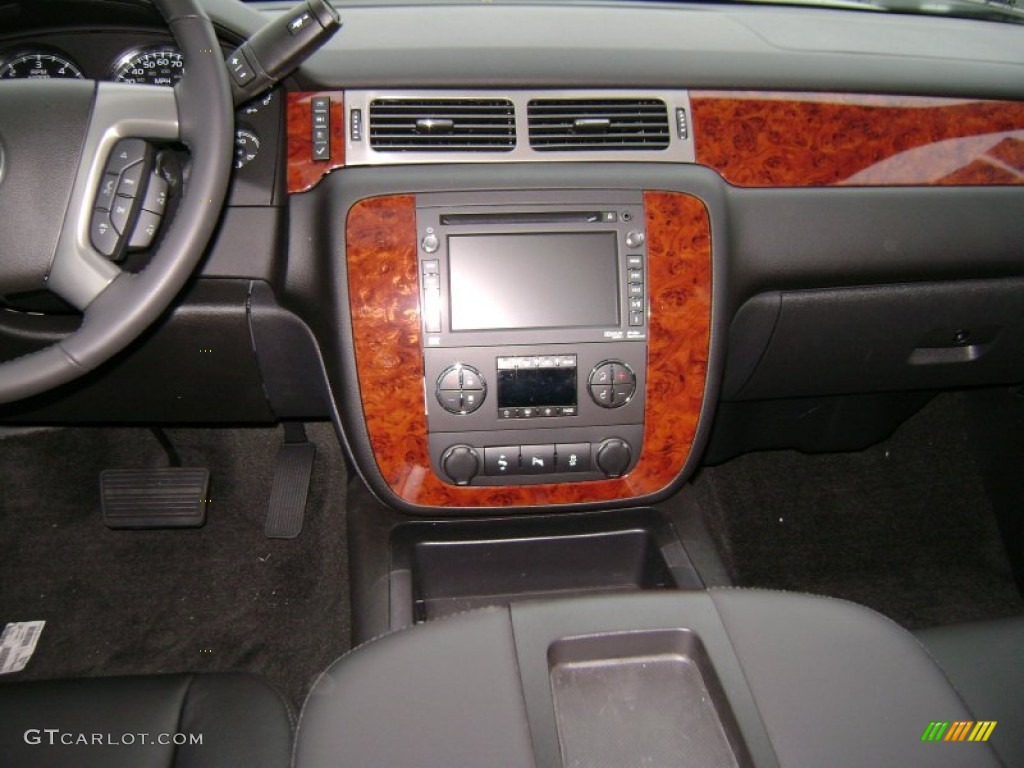 2013 Suburban LT 4x4 - Black / Ebony photo #4