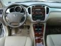 Ivory 2005 Toyota Highlander Limited 4WD Dashboard