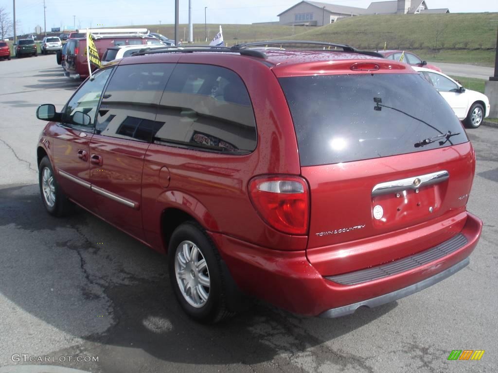2006 Town & Country Touring - Inferno Red Pearl / Medium Slate Gray photo #4