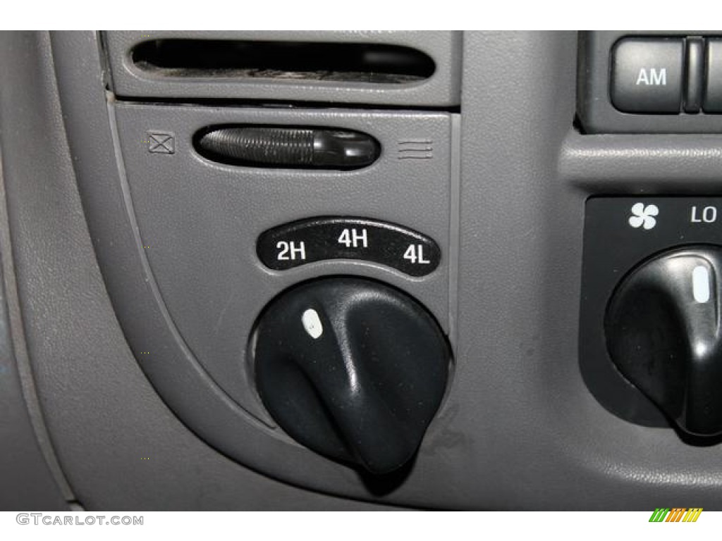 1999 Ford F150 XLT Extended Cab 4x4 Controls Photo #75894460