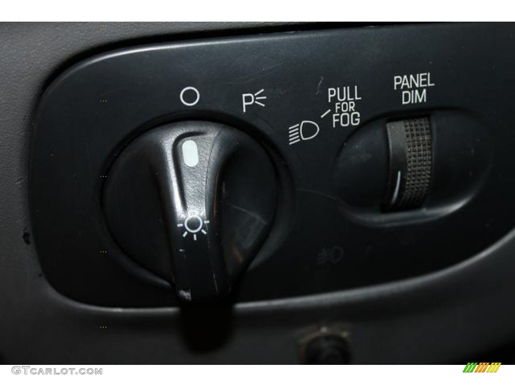 1999 Ford F150 XLT Extended Cab 4x4 Controls Photo #75894525