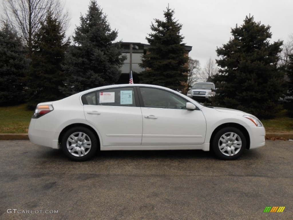 2012 Altima 2.5 S - Winter Frost White / Blonde photo #4