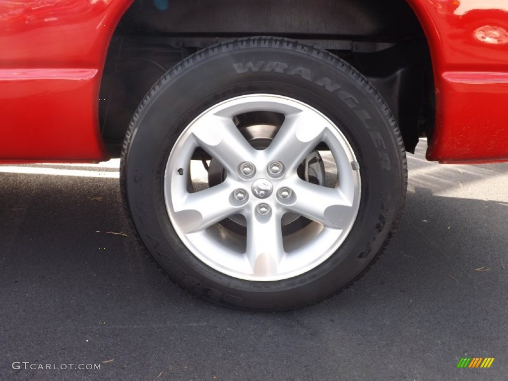 2006 Ram 1500 SLT Quad Cab - Flame Red / Medium Slate Gray photo #17