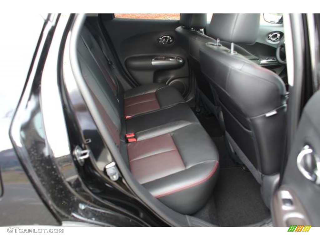 2013 Nissan Juke SL Rear Seat Photos