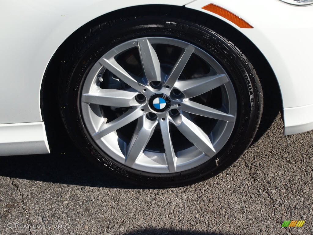 2010 3 Series 328i Sedan - Alpine White / Black photo #2