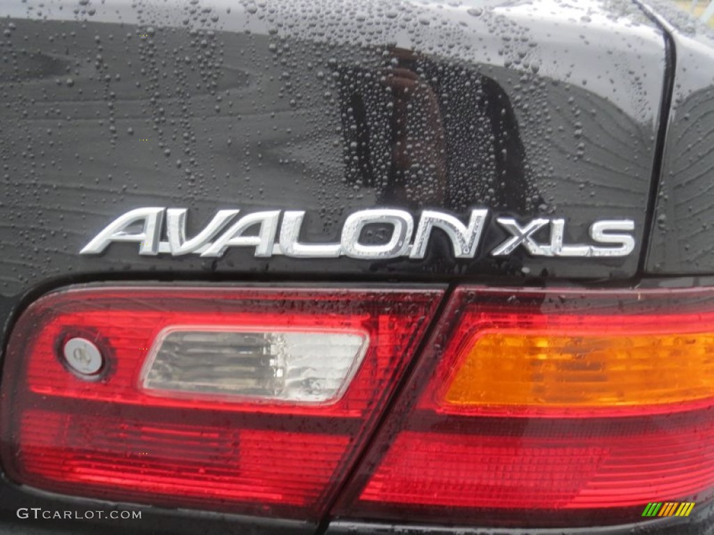 1999 Avalon XLS - Black / Ivory photo #16