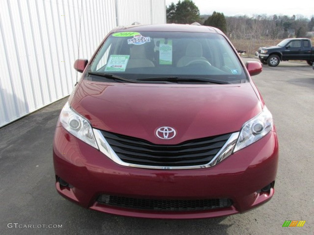 2011 Sienna LE - Salsa Red Pearl / Bisque photo #3
