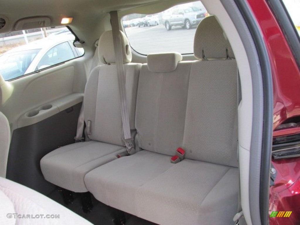 2011 Sienna LE - Salsa Red Pearl / Bisque photo #17