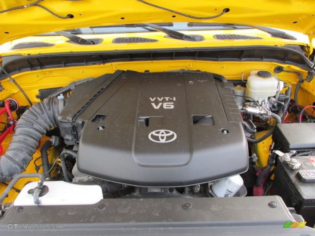 2008 Toyota FJ Cruiser 4WD Engine Photos