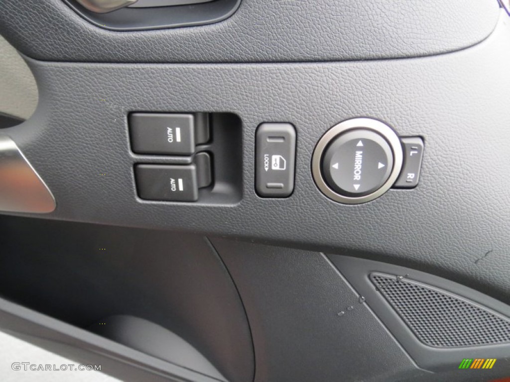 2013 Hyundai Genesis Coupe 2.0T Premium Controls Photo #75903513