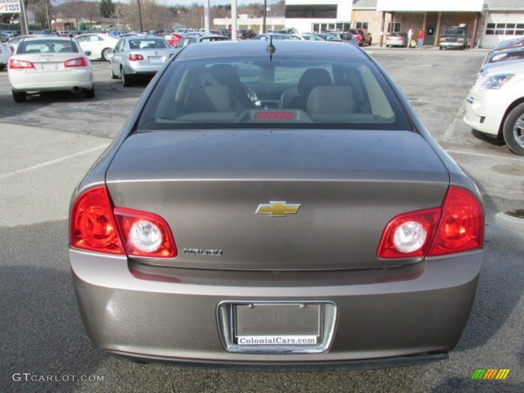 2010 Malibu LS Sedan - Mocha Steel Metallic / Cocoa/Cashmere photo #4