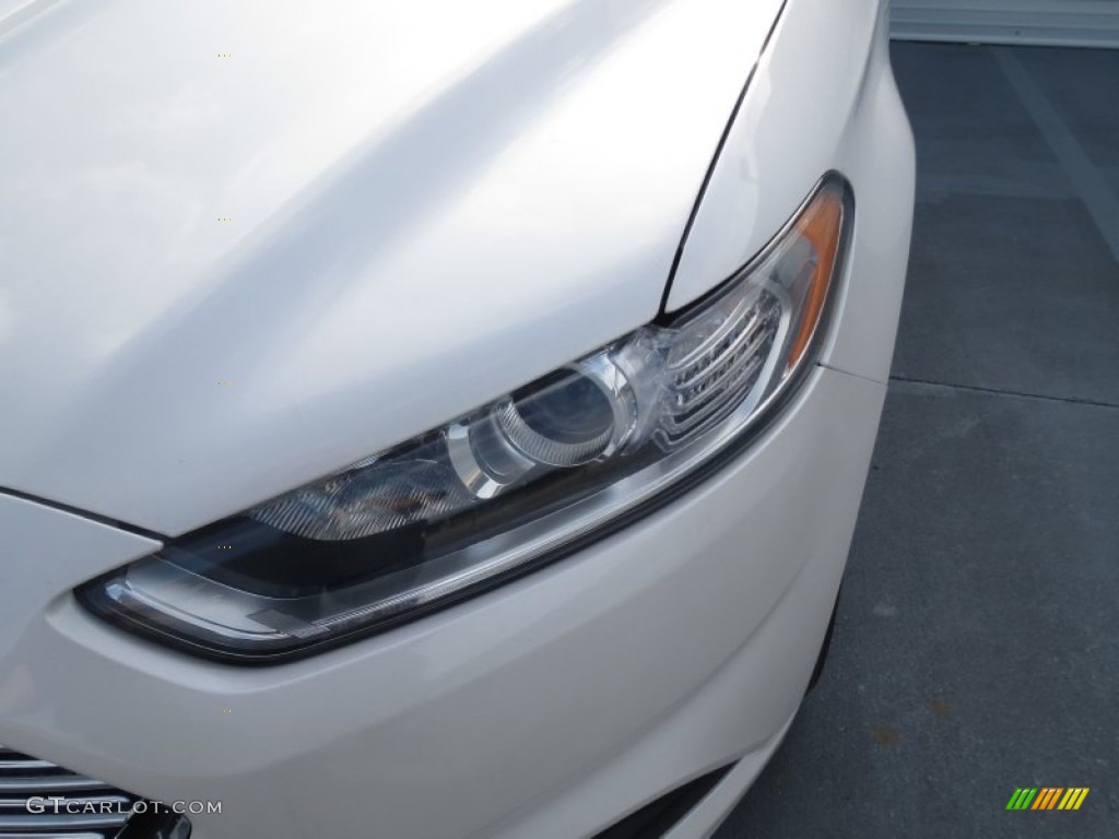 2013 Fusion SE 1.6 EcoBoost - White Platinum Metallic Tri-coat / Charcoal Black photo #9