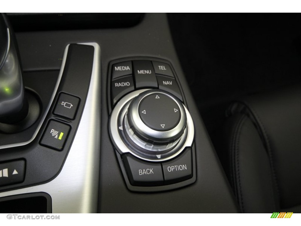 2013 BMW M5 Sedan Controls Photo #75908330