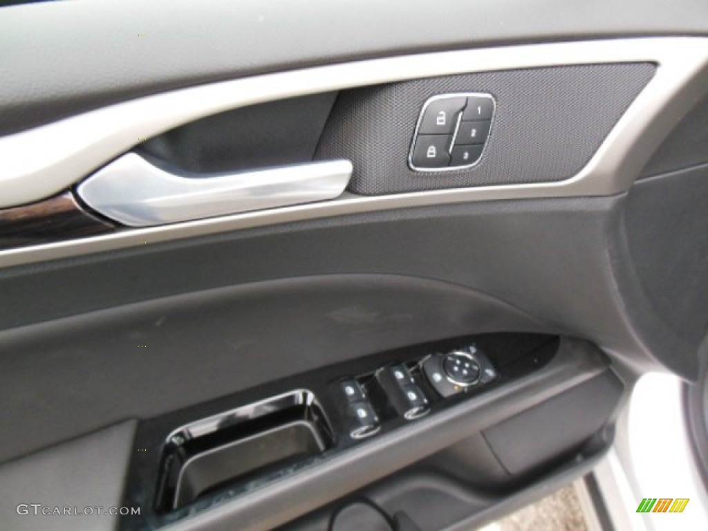 2013 Fusion SE 1.6 EcoBoost - Ingot Silver Metallic / Charcoal Black photo #14