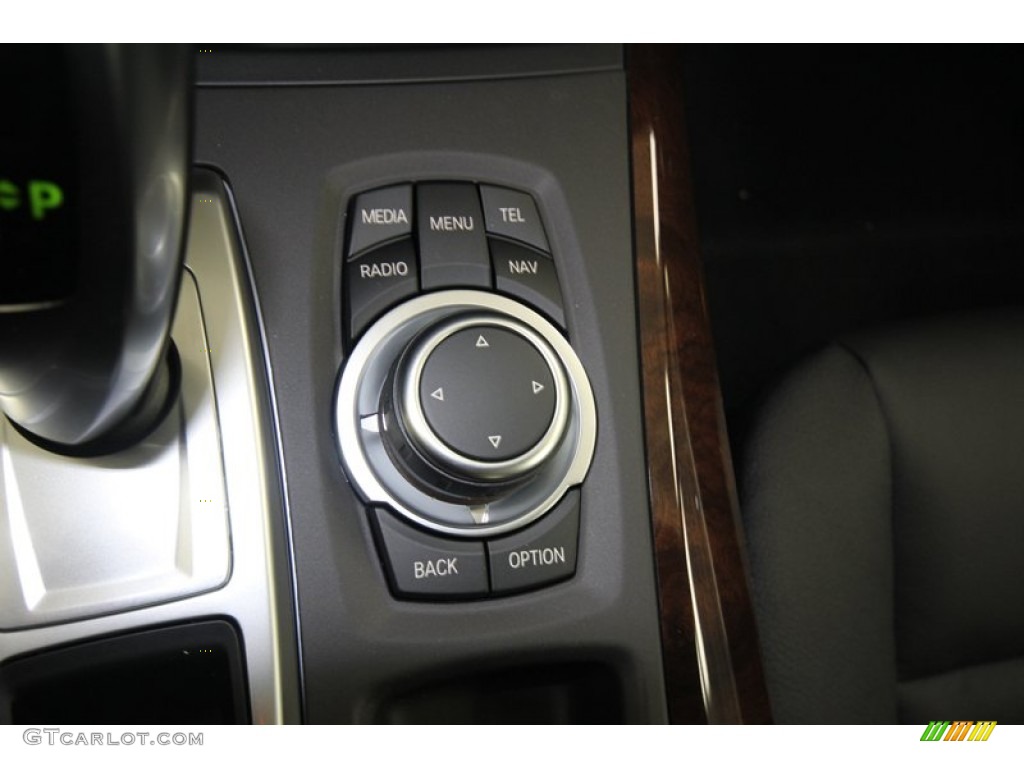 2013 BMW X5 xDrive 35d Controls Photo #75909749