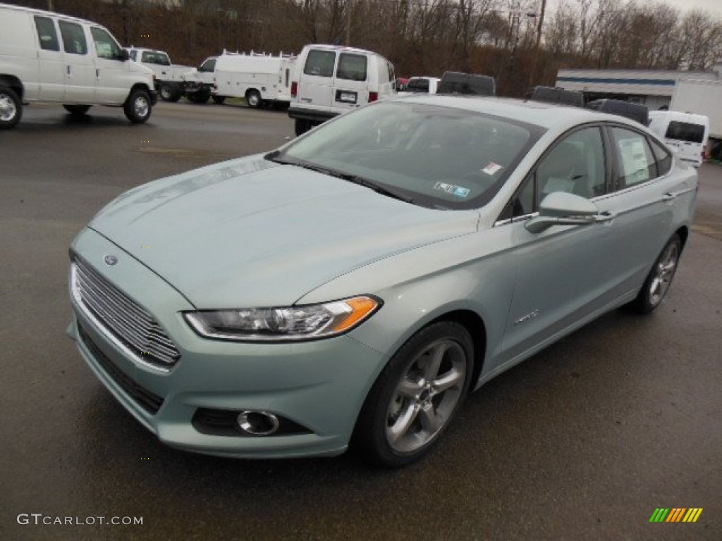 2013 Fusion Hybrid SE - Ice Storm Metallic / SE Appearance Package Charcoal Black/Red Stitching photo #4