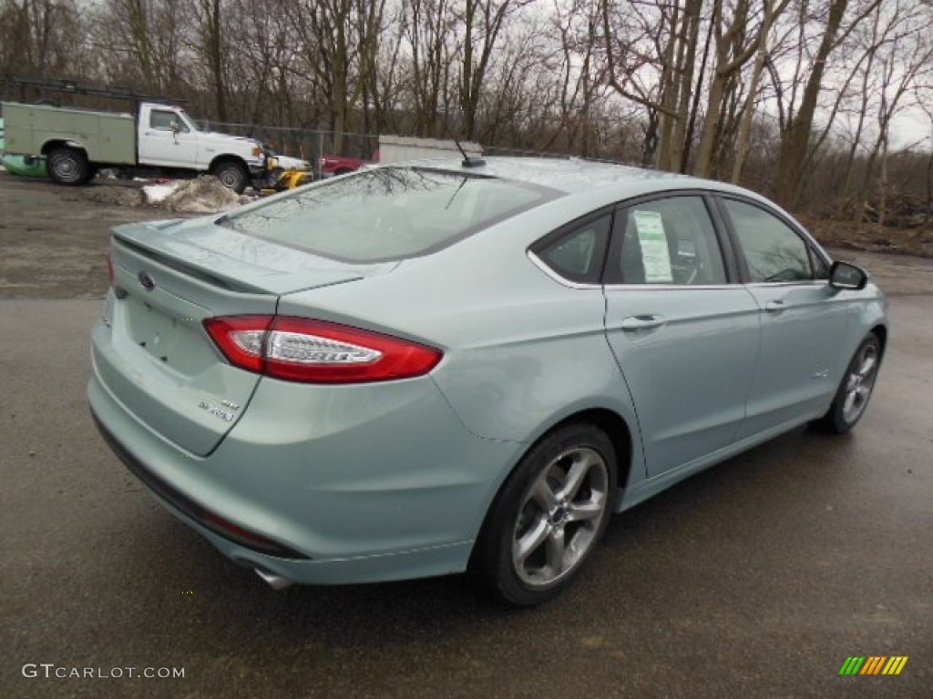 2013 Fusion Hybrid SE - Ice Storm Metallic / SE Appearance Package Charcoal Black/Red Stitching photo #8