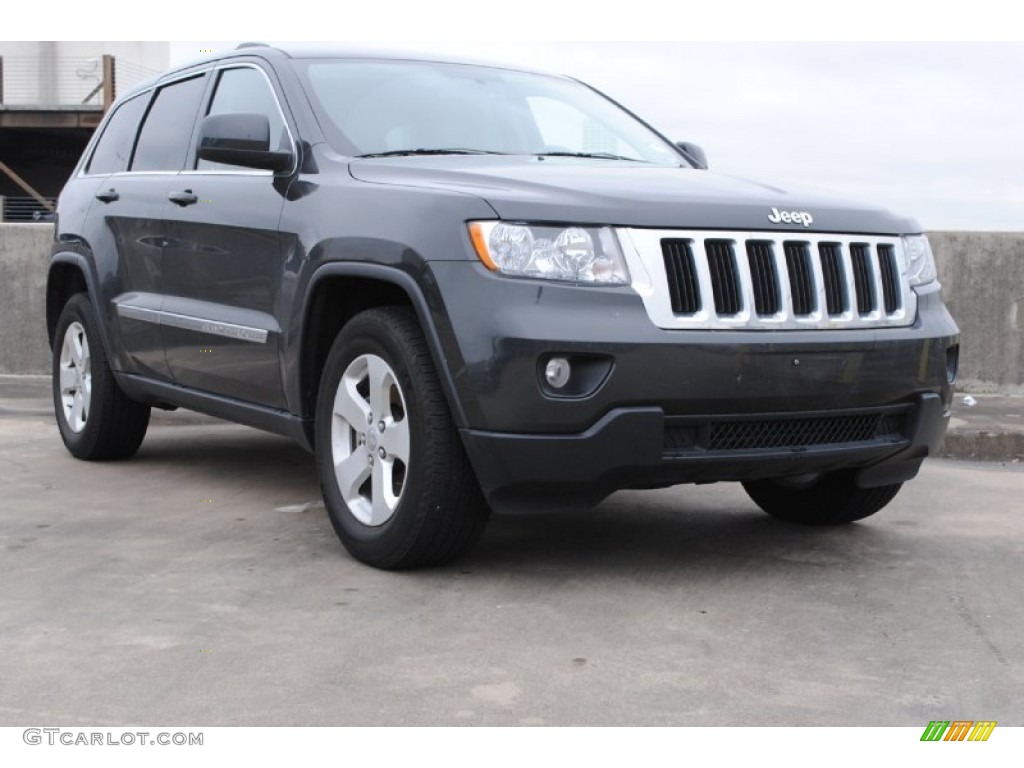 Mineral Gray Metallic Jeep Grand Cherokee