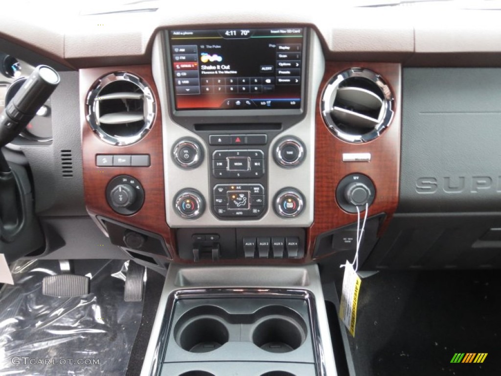 2013 Ford F250 Super Duty King Ranch Crew Cab 4x4 Controls Photo #75911867