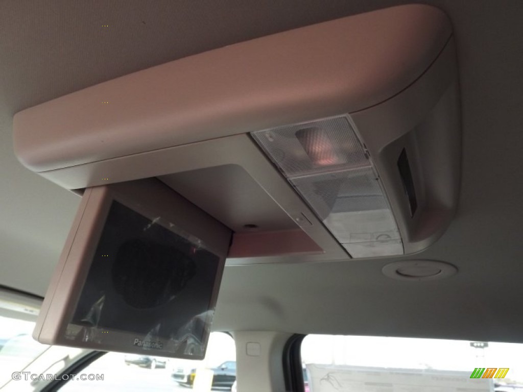 2013 Traverse LT - Silver Ice Metallic / Dark Titanium/Light Titanium photo #18