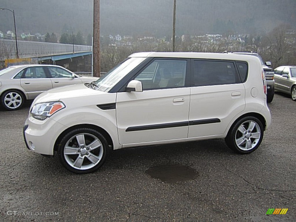 Dune Beige 2010 Kia Soul ! Exterior Photo #75916247